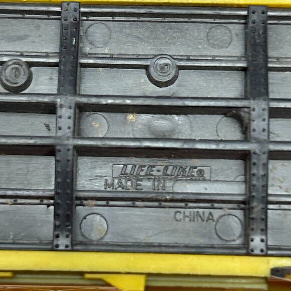 MKT The Katy HO Gauge Livestock Cattle Car Scale Model Train Life Like Yellow - Picture 8 of 8